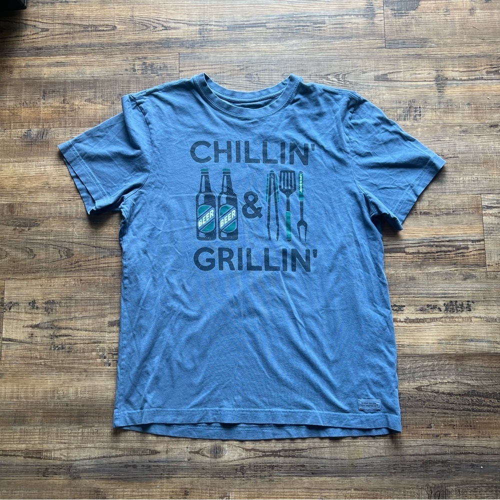 Life Is Good Men's Short Sleeve T-Shirt Chillin & Grillin Blue Size Medium